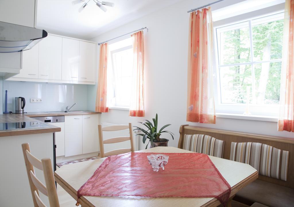 Seeblick Susanne Schiefling am Wörthersee Zimmer foto